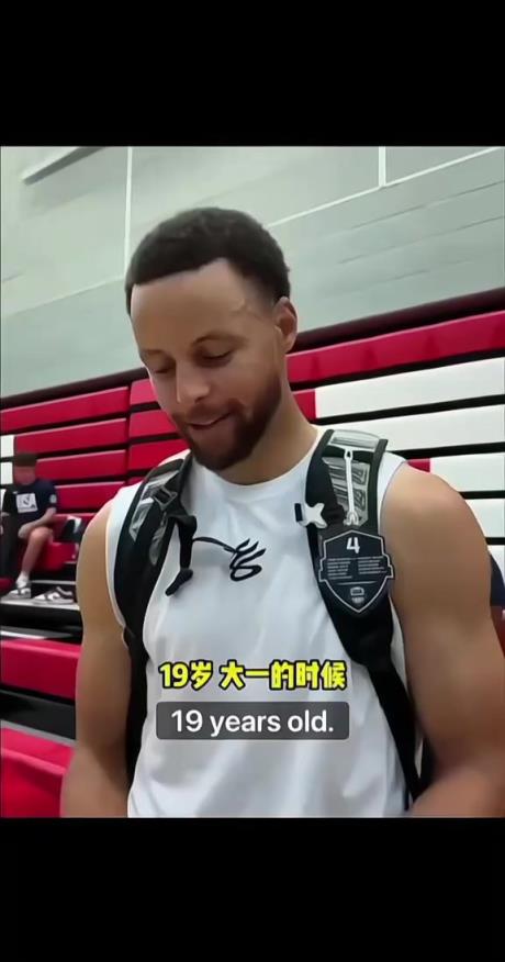 美國(guó)男籃問(wèn)答：第一次扣籃時(shí)幾歲？濃眉：詹姆斯兩歲扣籃！