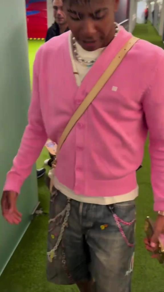 亞馬爾賽后穿搭，阿勞霍調侃：我女兒的夾克