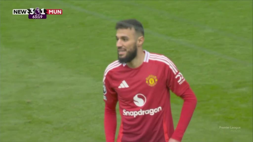 巨大失誤！馬茲拉維滑倒送大禮！巴恩斯斷球突進推射得手！