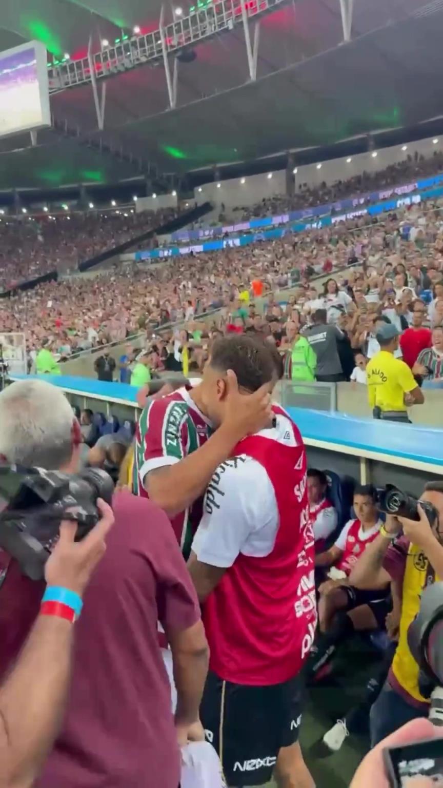 老友相見！內(nèi)馬爾賽前深情擁抱弟媳，當(dāng)時戰(zhàn)德國有這兩人的話…